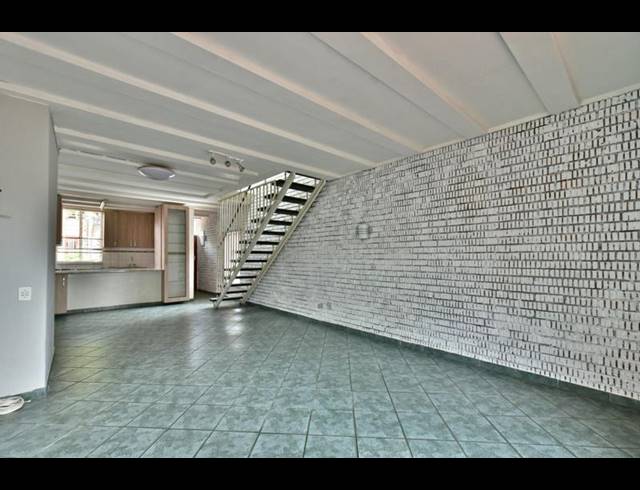 2 BEDROOM DUPLEX FOR SALE IN THE HILL